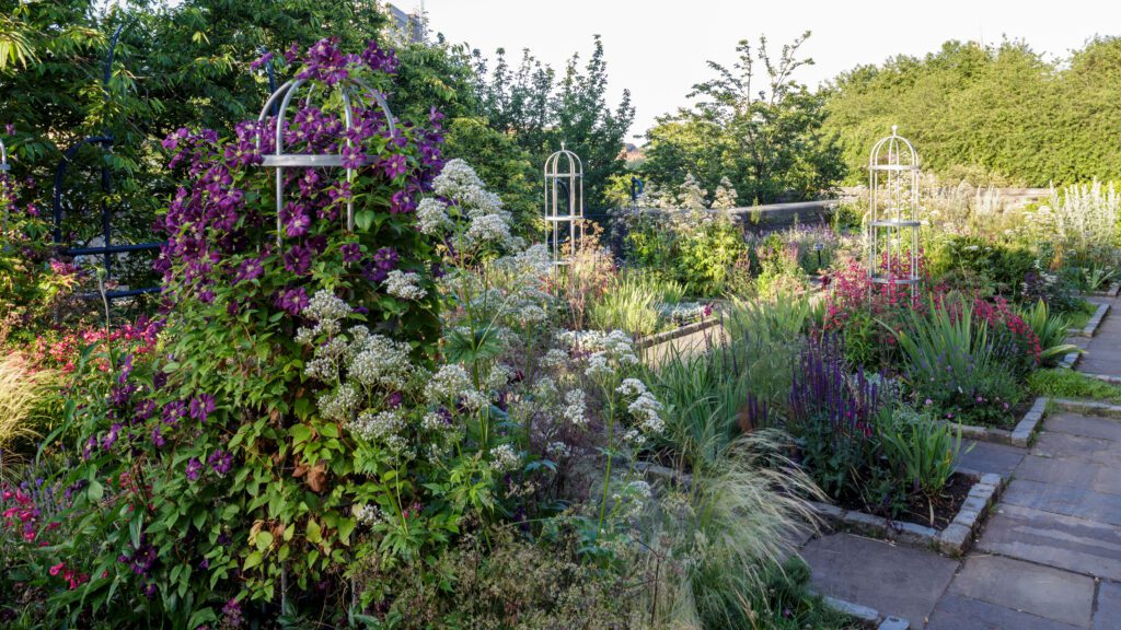 como criar um jardim sensorial
